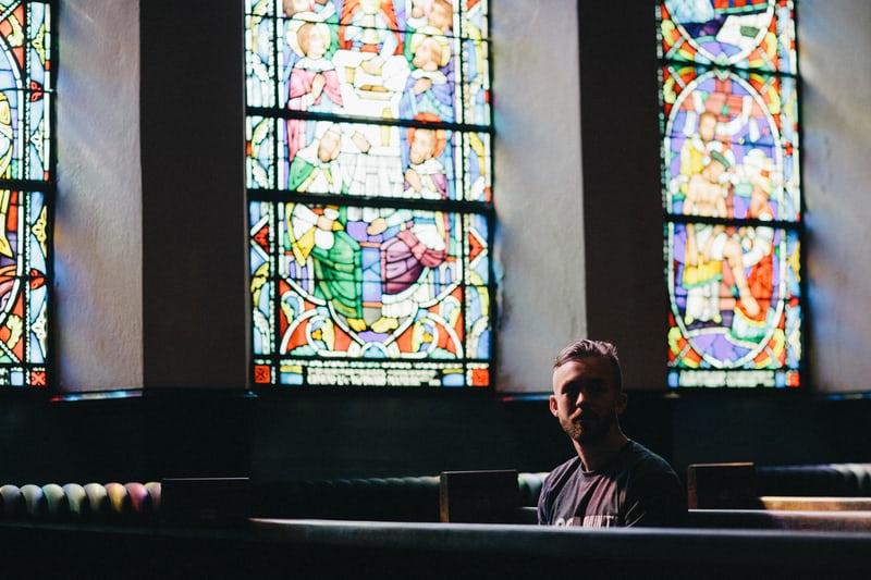 5 Ways to Pray for Your Pastor to Start the New Year