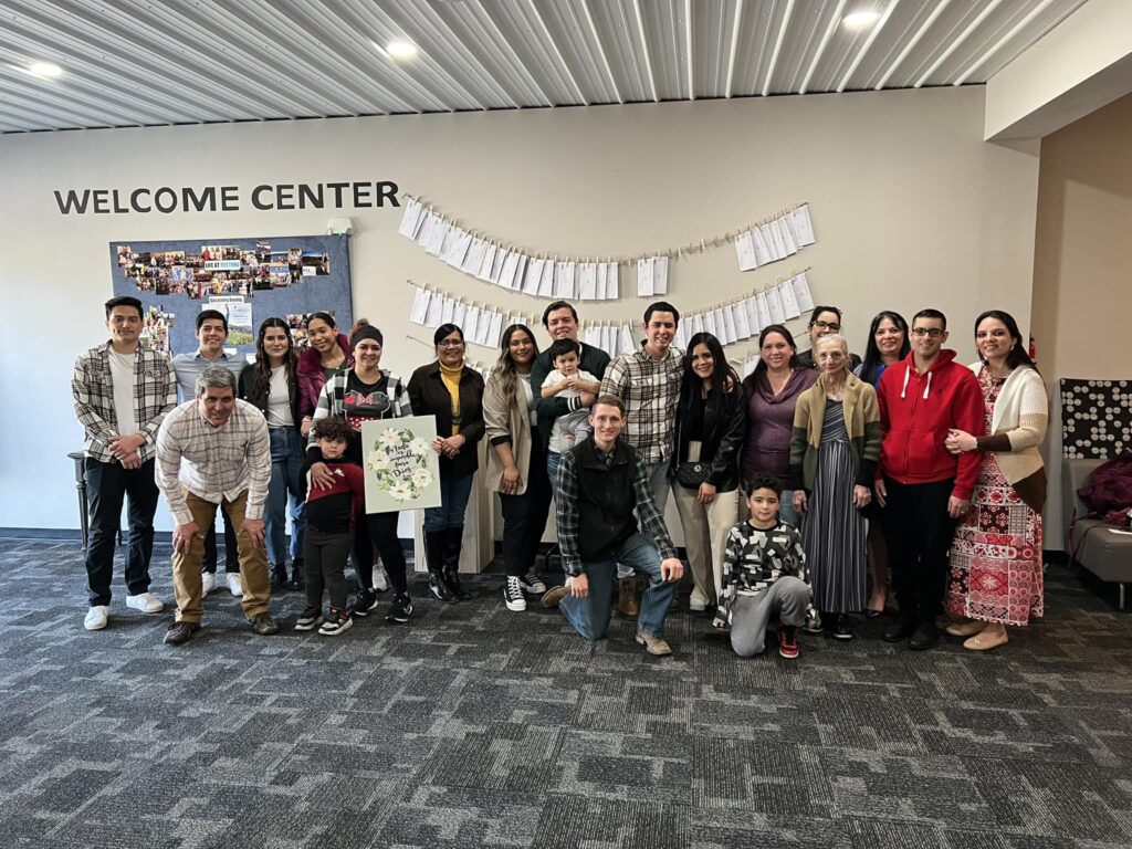 Única plantación de iglesia bautista en Yankton, Dakota del Sur está alcanzando a la diversa comunidad hispana.