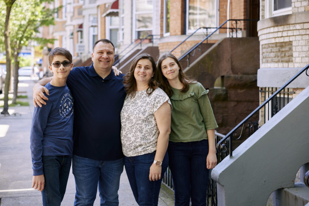 Romanian planter starts multicultural church in diverse area of New York City