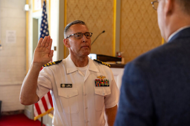 Robert Christian swearing in 1024x683